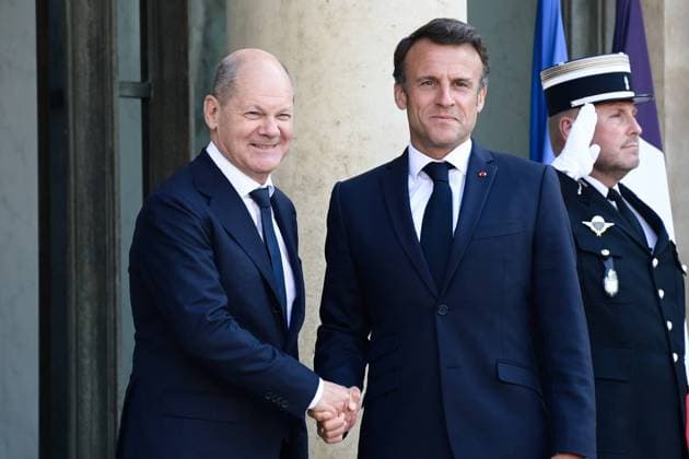 Emmanuel Macron ( president de la Republique ) recoit : Mr Olaf SCHOLZ ( Chancelier de la Republique Federale d Allemagne ) - NEWS : Sommet du triangle de Weimar - Paris - 12 06 2023 FedericoPestellini Panoramic 