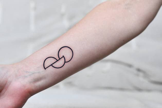 Organspender Tattoo, eine Initiative der Gewerkschaft Junge Helden, um das Bewusstsein für Organspenden zu schärfen, Deutschland, Europa *** Organ donor Tattoo, a Initiative the Trade union Boy Heroes, at the Consciousness for Organ Donation to sharpen, Germany, Europe Copyright: imageBROKER Firn ibxmob09330305.jpg
