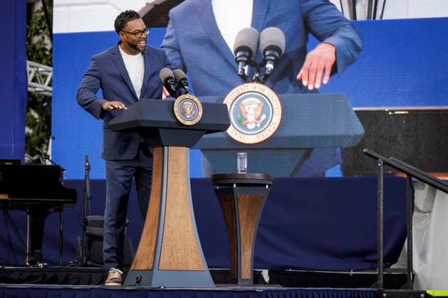 DC: President Biden Hosts a Juneteenth Concert on the South Lawn US rapper and actor Method Man speaks during a Juneteenth concert on the South Lawn of the White House on June 13, 2023 in Washington, D.C. Juneteenth celebrates the emancipation of enslaved African Americans on June 19th and was declared a federal holiday in 2021 by President Joe Biden. (Photo by Samuel Corum Pool ABACAPRESS.COM) Washington The White House DC United States  Copyright: xPool ABACAx 856900_022 Pool ABACAx 856900_022