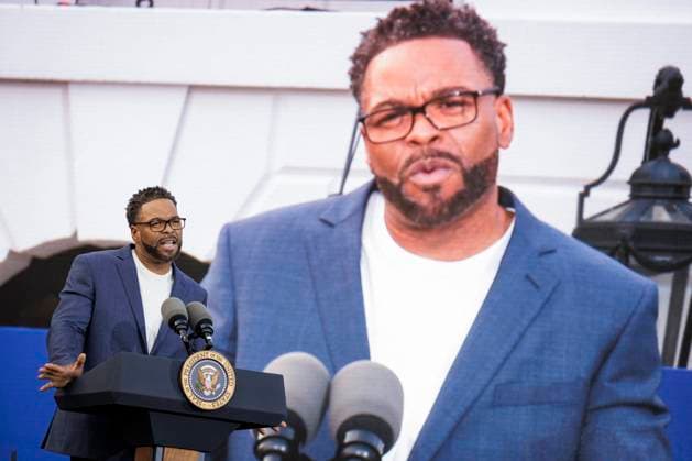 DC: President Biden Hosts a Juneteenth Concert on the South Lawn US rapper and actor Method Man speaks during a Juneteenth concert on the South Lawn of the White House on June 13, 2023 in Washington, D.C. Juneteenth celebrates the emancipation of enslaved African Americans on June 19th and was declared a federal holiday in 2021 by President Joe Biden. (Photo by Samuel Corum Pool ABACAPRESS.COM) Washington The White House DC United States  Copyright: xPool ABACAx 856900_024 Pool ABACAx 856900_024