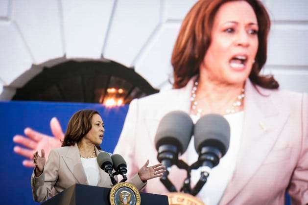 DC: President Biden Hosts a Juneteenth Concert on the South Lawn Vice President Kamala Harris speaks during a Juneteenth concert on the South Lawn of the White House on June 13, 2023 in Washington, D.C. Juneteenth celebrates the emancipation of enslaved African Americans on June 19th and was declared a federal holiday in 2021 by President Joe Biden. (Photo by Samuel Corum Pool ABACAPRESS.COM) Washington The White House DC United States  Copyright: xPool ABACAx 856900_012 Pool ABACAx 856900_012