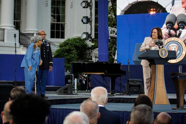 DC: President Biden Hosts a Juneteenth Concert on the South Lawn Vice President Kamala Harris recognizes Opal Lee, also known as the Grandmother of Juneteenth, during a Juneteenth concert on the South Lawn of the White House on June 13, 2023 in Washington, D.C. Juneteenth celebrates the emancipation of enslaved African Americans on June 19th and was declared a federal holiday in 2021 by President Joe Biden. (Photo by Samuel Corum Pool ABACAPRESS.COM) Washington The White House DC United States  Copyright: xPool ABACAx 856900_019 Pool ABACAx 856900_019
