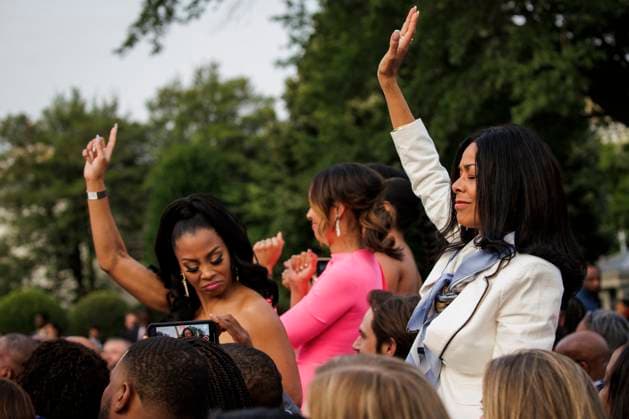 DC: President Biden Hosts a Juneteenth Concert on the South Lawn Attendees react to a performance from Broadway Inspirational Voices during a Juneteenth concert on the South Lawn of the White House on June 13, 2023 in Washington, D.C. Juneteenth celebrates the emancipation of enslaved African Americans on June 19th and was declared a federal holiday in 2021 by President Joe Biden. (Photo by Samuel Corum Pool ABACAPRESS.COM) Washington The White House DC United States  Copyright: xPool ABACAx 856900_030 Pool ABACAx 856900_030