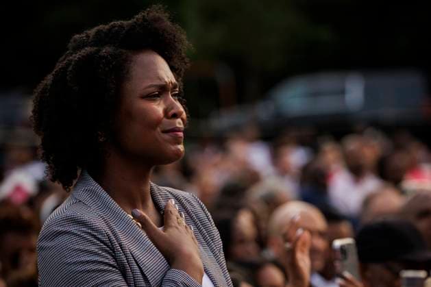 DC: President Biden Hosts a Juneteenth Concert on the South Lawn A woman reacts to a performance from Broadway Inspirational Voices during a Juneteenth concert on the South Lawn of the White House on June 13, 2023 in Washington, D.C. Juneteenth celebrates the emancipation of enslaved African Americans on June 19th and was declared a federal holiday in 2021 by President Joe Biden. (Photo by Samuel Corum Pool ABACAPRESS.COM) Washington The White House DC United States  Copyright: xPool ABACAx 856900_031 Pool ABACAx 856900_031