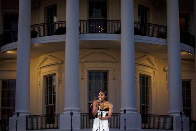 DC: President Biden Hosts a Juneteenth Concert on the South Lawn US singer and actress Patina Miller performs during a Juneteenth concert on the South Lawn of the White House on June 13, 2023 in Washington, D.C. Juneteenth celebrates the emancipation of enslaved African Americans on June 19th and was declared a federal holiday in 2021 by President Joe Biden. (Photo by Samuel Corum Pool ABACAPRESS.COM) Washington The White House DC United States  Copyright: xPool ABACAx 856900_038 Pool ABACAx 856900_038