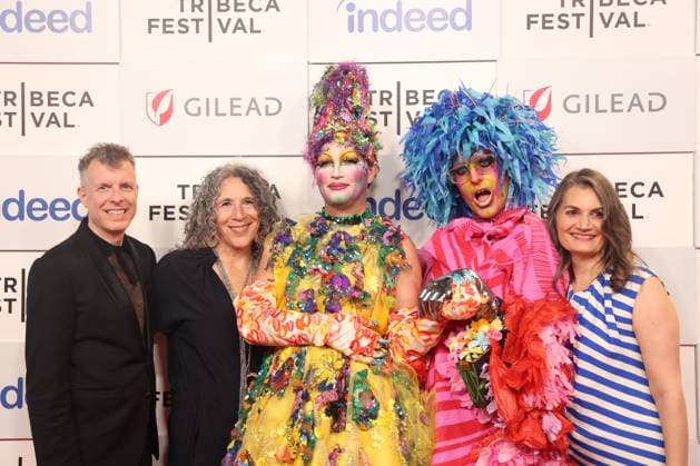 RECORD DATE NOT STATED TriBeCa Film Festival (NEW) Tribeca Film Festival: Taylor Mac™24-Decade History of Popular Music. June 14, 2023, New York, USA: Taylor Mac, Rob Epstein, Jeffrey Friedman, Matt Ray, Machine Bazzle, Joel Stillerman, Linda Brumbach. ,New York s hottest club is Taylor Mac s 24-Decade History of Popular Music. This club has everything: countercultural history, off-the-wall interpretations of America s most recognizable tunes, ping pong warfare, giant inflatable penises making love and war to David Bowie s Heroes, shameless gay melodrama, and of course, MacArthur Fellowship winner Taylor Mac. Credit: Jose Francisco Thenews2 (Foto: Jose Francisco Thenews2 imago images) TriBeCa Film Festival  Copyright: xJosexFranciscox