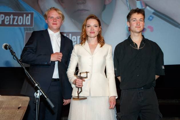 Award Ernst Lubitsch Preis 2023 Anton Petzold, Karoline Herfurth and Juri Winkler at the Ernst Lubitsch Preis 2023 at the Astor Film Lounge in Berlin on 14 06 2023 Copyright: xEventpressxKochanx