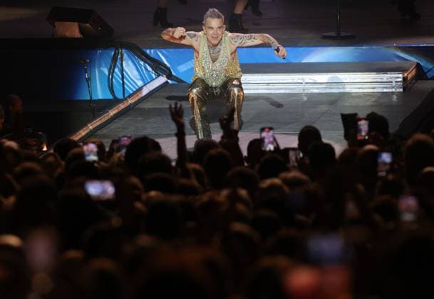 June 15, 2023: June 15, 2023 (Fuengirola, Malaga) Robbie Williams threw a party in Marenostrum for his 25-year career. The Brit showed his showman side with a sold out concert full of continuous nods to the audience and the bandÃ¢â‚¬â ¢s most mythical themes with more than 20,000 spectators. - ZUMAc161 20230615_zap_c161_010 Copyright: xLorenzoxCarnerox