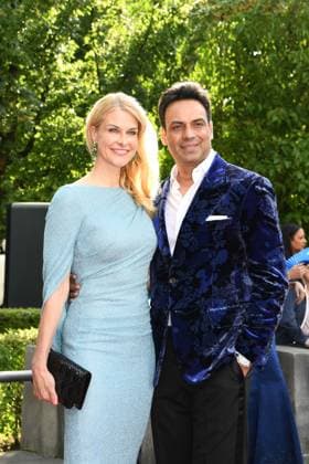 Natascha Grün with friend Bavarian Film Award 22 honor, award, prize Prinzregenten Theater Munich 16 June 2023
