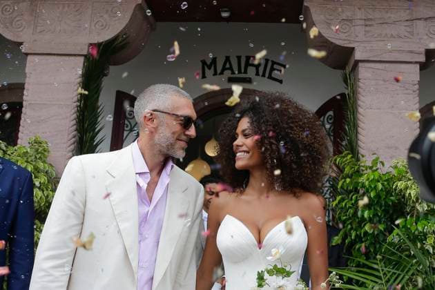 Wedding of Vincent Cassel and Tina Kunakey - Basque Country Vincent Cassel and Tina Kunakey leaving the cityhall on their wedding day at the Bidart Town Hall, in the French Basque Country, on August 24, 2018 in Bidart, France. Photo by ABACAPRESS.COM Bidart France  Copyright: xMoritzxThibaud ABACAx 648659_014 MoritzxThibaud ABACAx 648659_014