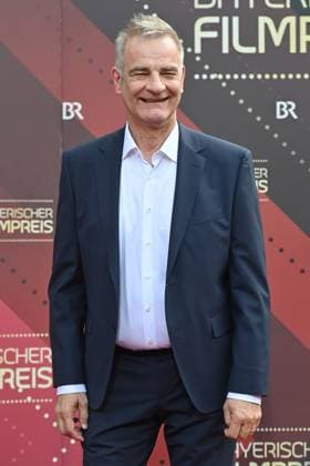 Heinrich SCHAFMEISTER actor single image,cropped single image,half figure,half figure red carpet,red carpet,Bavarian Film Award 2023 on 16 06 2023 in Prinzregententheater in Munich
