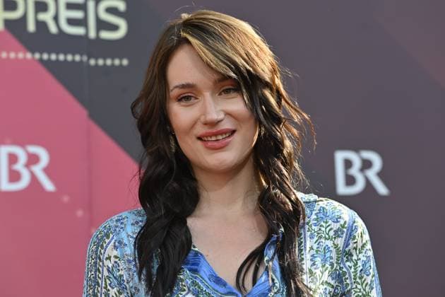 Gloria Sophie Burkandt daughter of Markus Soeder , single image,cropped single image,portrait,portrait red carpet,red carpet,Bavarian Film Award 2023 on 16 06 2023 in Prinzregententheater in Munich