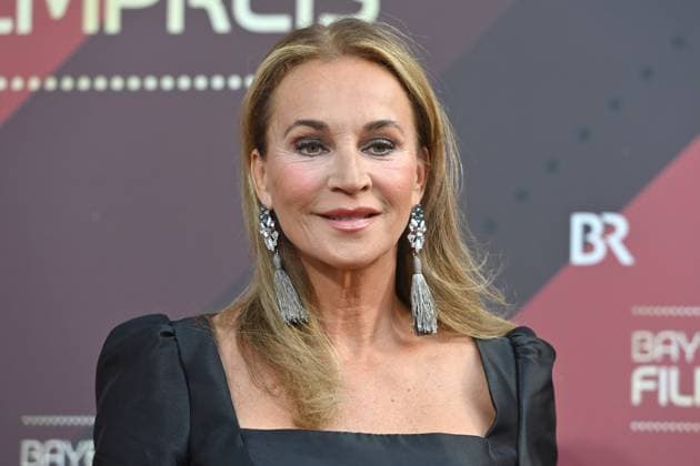 Caroline BEIL presenter, single image, cropped single image, portrait, portrait red carpet, red carpet, Bavarian Film Award 2023 on 16 06 2023 in the Prinzregententheater in Munich