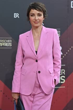 Julia KOSCHITZ actress,single image,cropped single image,half figure,half figure red carpet,red carpet,Bavarian Film Award 2023 on 16 06 2023 in Prinzregententheater in Munich