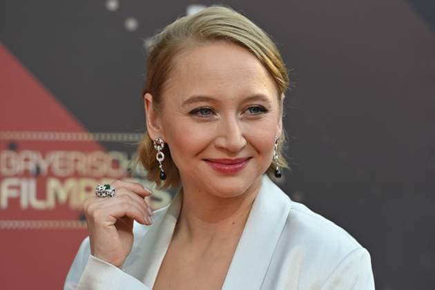 Anna Maria MUEHE actress, single image, cropped single image, portrait, portrait red carpet, red carpet, Bavarian Film Award 2023 on 16 06 2023 in the Prinzregententheater in Munich