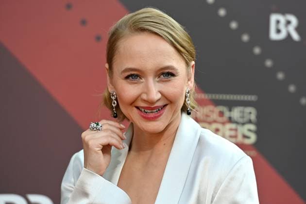 Anna Maria MUEHE actress, single image, cropped single image, portrait, portrait red carpet, red carpet, Bavarian Film Award 2023 on 16 06 2023 in the Prinzregententheater in Munich