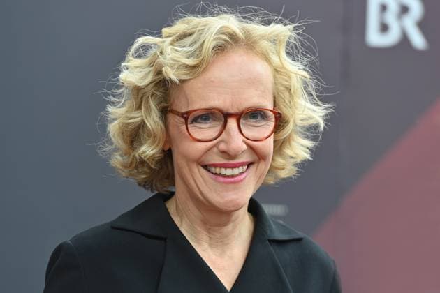 Juliane Koehler actress, single image, cropped single image, portrait, portrait red carpet, red carpet, Bavarian Film Award 2023 on 16 06 2023 in the Prinzregententheater in Munich