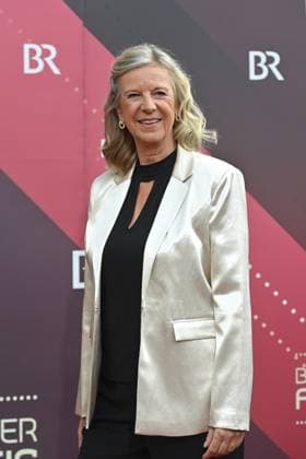 Katja Wildermuth Intendantin Bayerischer Rundfunk , single image,cropped single image,half figure,half figure red carpet,red carpet,Bavarian Film Award 2023 on 16 06 2023 in Prinzregententheater in Munich