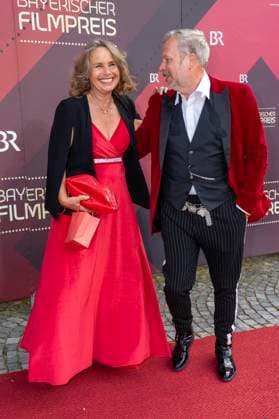 Marie Theres Relin with Sven Oliver Müller at the award ceremony of the 44 Bavarian Film Award 2022 at the Prinzregententheater Munich, 16 06 2023 Foto:xN.xKolinzx xFuturexImage