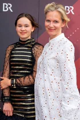 Rosalie Darchinger and Katharina Schwarz at the 44 Bavarian Film Award 2022 ceremony at the Prinzregententheater in Munich, 16 06 2023 Foto:xN.xKolinzx xFuturexImage