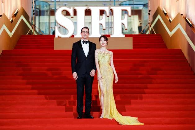 Bilder des Jahres 2023, Entertainment June 06 Entertainment Themen der Woche KW24 Entertainment Bilder des Tages SHANGHAI, CHINA - JUNE 17: Actress Lan Yingying attends the closing ceremony red carpet during the 25th Shanghai International Film Festival at Shanghai Grand Theatre on June 17, 2023 in Shanghai, China.  Copyright: xVCGx 111441615311