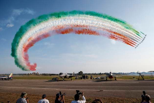 Bilder des Jahres 2023, News June 06 News Themen der Woche KW24 News Bilder des Tages June 17, 2023, Roma, Italia: Italian Air Forces aerobatic demonstration team Frecce Tricolori fly during the airshow at the Mario De Bernardi military airport in Pratica di Mare on the occasion of the centenary of the Italian Air Force, near Rome, Italy, 17 June 2023. ANSA GIUSEPPE LAMI. Roma Italia  - ZUMAa110 20230617_zaf_a110_044 Copyright: xGiuseppexLamix