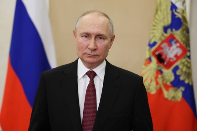 News Themen der Woche KW24 News Bilder des Tages RUSSIA, MOSCOW - JUNE 18, 2023: Russia s President Vladimir Putin delivers a televised address from the Moscow Kremlin to congratulate healthcare professionals on Medical Worker Day. Gavriil Grigorov Russian Presidential Press and Information Office TASS  59902161