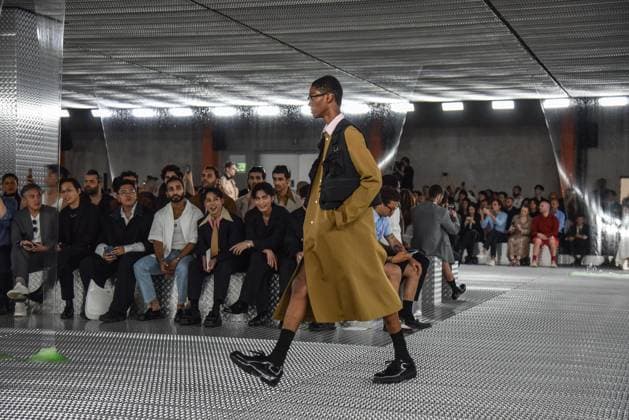 Entertainment Themen der Woche KW24 Entertainment Bilder des Tages June 18, 2023, Milano, Italia: A model presents creation by Italian label Prada from the mens Fall-Winter 2023-24 collection during the Milan Fashion Week, in Milan, Italy, 18 June 2023. Milan Men s Fashion Week runs between 16 to 20 June..ANSA MATTEO CORNER Milano Italia  - ZUMAa110 20230618_zaf_a110_019 Copyright: xMatteoxCornerx