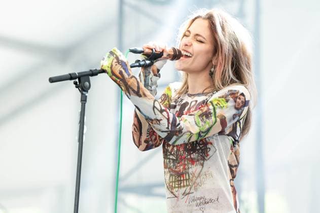 June 18, 2023, Manchester, Tennessee, United States: Paris Jackson performs during Day 4 of the 2023 Bonnaroo Music & Arts Festival on June 18, 2023 in Manchester, Tennessee. Manchester United States - ZUMAs181 20230618_zea_s181_031 Copyright: xDarrenxEaglesx