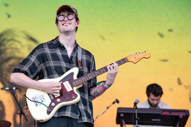 June 18, 2023, Manchester, Tennessee, United States: Jake Luppen with Hippo Campus performs on Day 4 of the 2023 Bonnaroo Music & Arts Festival on June 18, 2023 in Manchester, Tennessee. Manchester United States - ZUMAs181 20230618_zea_s181_044 Copyright: xDarrenxEaglesx