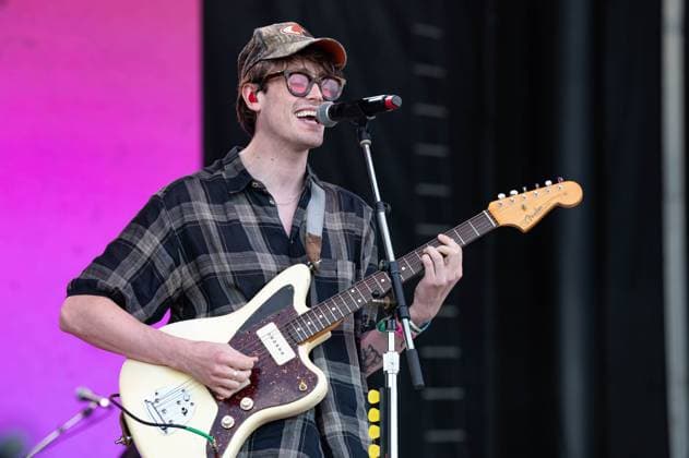 June 18, 2023, Manchester, Tennessee, United States: Jake Luppen with Hippo Campus performs on Day 4 of the 2023 Bonnaroo Music & Arts Festival on June 18, 2023 in Manchester, Tennessee. Manchester United States - ZUMAs181 20230618_zea_s181_047 Copyright: xDarrenxEaglesx