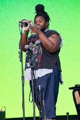 June 18, 2023, Manchester, Tennessee, United States: DeCarlo Jackson with Hippo Campus perform on Day 4 of the 2023 Bonnaroo Music & Arts Festival on June 18, 2023 in Manchester, Tennessee. Manchester United States - ZUMAs181 20230618_zea_s181_063 Copyright: xDarrenxEaglesx