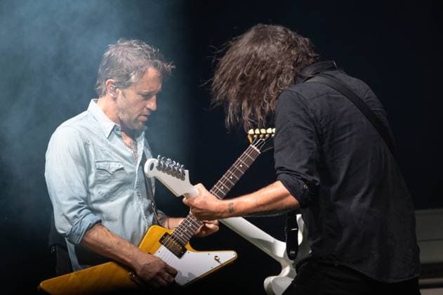 June 18, 2023, Manchester, Tennessee, United States: Chris Shiflett and Dave Grohl with Foo Fighters perform during Day 4 of the 2023 Bonnaroo Music & Arts Festival on June 18, 2023 in Manchester, Tennessee. Manchester United States - ZUMAs181 20230618_zea_s181_136 Copyright: xDarrenxEaglesx