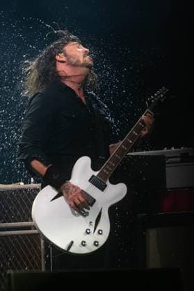 June 18, 2023, Manchester, Tennessee, United States: Dave Grohl and Foo Fighters perform during Day 4 of the 2023 Bonnaroo Music & Arts Festival on June 18, 2023 in Manchester, Tennessee. Manchester United States - ZUMAs181 20230618_zea_s181_139 Copyright: xDarrenxEaglesx