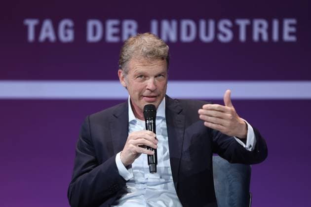 News Themen der Woche KW25 News Bilder des Tages Berlin, Deutschland, 19.06.2023: Christian Sewing, Chef CEO Deutsche Bank. Treffen zum Tag der Industrie; Veranstaltet wird die sogenannte Zukunftskonferenz des BDI mit Impulsen aus Wirtschaft, Politik, Wissenschaft und Gesellschaft in der Verti Music Hall. *** Berlin, Germany, 19 06 2023 Christian Sewing, Head CEO Deutsche Bank Meeting for Industry Day The so-called Future Conference of the BDI with impulses from business, politics, science and society is organized at the Verti Music Hall Copyright: xdtsxNachrichtenagenturx dts_19990
