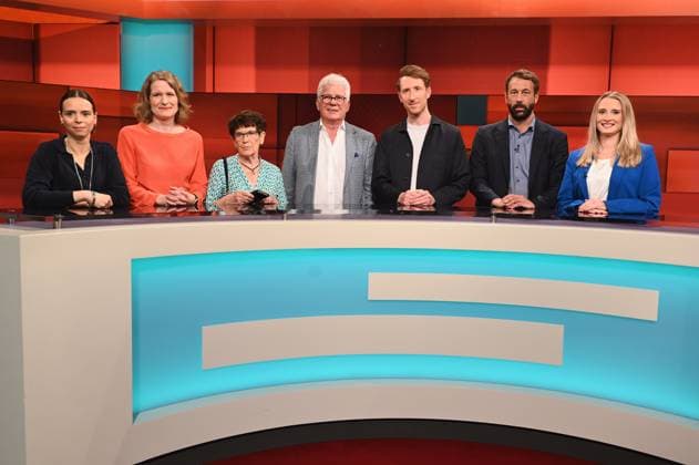 Journalist Elena Kuch, l r, journalist Stefanie Lohaus, politician Rita Suessmuth, entrepreneur Thomas M Stein, presenter Louis Klamroth, journalist Tobias Haberl and politician Lisa Schäfer as guests on the ARD talk show Hart aber fair with the topic The Rammstein case and the question Men, are you really not yet more