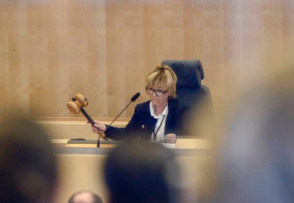 STOCKHOLM 20180924 Riksdagens alderspresident Beatrice Ask (M) klubbar igenom valet av Andreas NorlÃ n (M) till ny talman i Riksdagen i Stockholm. STOCKHOLM SVERIGE x11610x *** STOCKHOLM 20180924 Parliamentary President Beatrice Ask M confirms the election of Andreas NorlÃ n M as the new Speaker of the Parliament in Stockholm STOCKHOLM SVERIGE x11610x  Copyright: xStinaxStjernkvist TTx RIKSDAGENS UPPROP