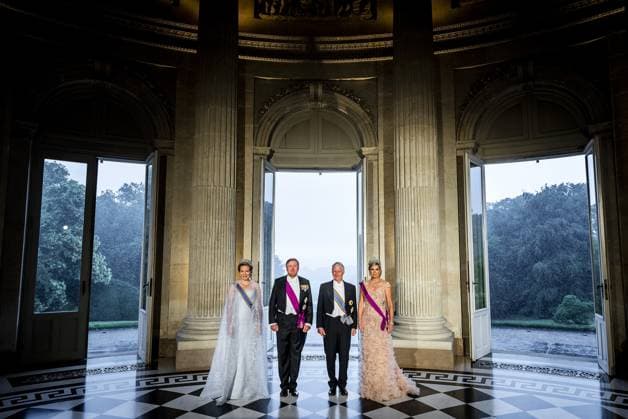 Bilder des Jahres 2023, Entertainment June 06 Entertainment Themen der Woche KW25 Entertainment Bilder des Tages BRUSSELS - King Willem-Alexander and Queen Maxima and the Belgian King Philippe and Queen Mathilde pose for a photo prior to the state banquet at the Castle of Laeken on the first day of the state visit to Belgium. The royal couple will visit the country, at the invitation of the Belgian King Philippe and Queen Mathilde, and will visit, in addition to Brussels, Waterloo, Leuven and Antwerp. ANP REMKO DE WAAL netherlands out - belgium out  Copyright: xx x472063017x originalFilename: 472063017.jpg
