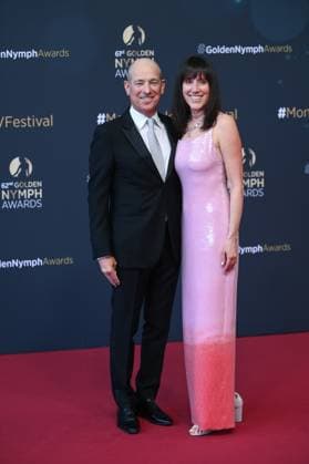 62eme Festival de television de Monte Carlo 2023 - Ceremonie de cloture - Howard Gordon et sa femme 293707 2023-06-20  Copyright: xLionelxGuericolas MPPx STAR_293707_259