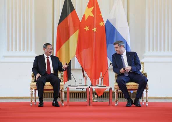 Bilder des Jahres 2023, News June 06 News Themen der Woche KW25 News Bilder des Tages (230621) -- MUNICH, June 21, 2023 -- Chinese Premier Li Qiang meets with Bavaria s Minister-President Markus Soeder in Bavaria state, Germany. Li visited Bavaria state from June 20 to June 21 during his official visit to Germany. ) GERMANY-BAVARIA-CHINA-LI QIANG-VISIT DingxHaitao 