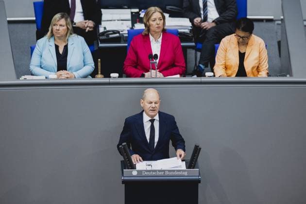 News Themen der Woche KW25 News Bilder des Tages Olaf Scholz (SPD), Bundeskanzler, aufgenommen im Rahmen seiner Regierungserklaerung im Deutschen Bundestag in Berlin, 22.06.2023. Berlin Deutschland *** Olaf Scholz SPD , German Chancellor, taken during his government declaration in the German Bundestag in Berlin, 22 06 2023 Berlin Germany Copyright: xFlorianxGaertnerx