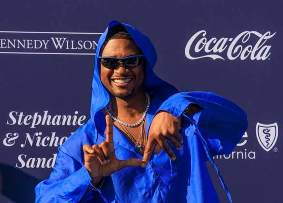 Bilder des Jahres 2023, Entertainment June 06 Entertainment Themen der Woche KW25 Entertainment Bilder des Tages June 22, 2023, Los Angeles, California, USA: Usher arrives to the 2023 Blue Diamond Gala on Thursday June 22, 2023 at Dodger Stadium in Los Angeles, California. JAVIER ROJAS PI Los Angeles USA - ZUMAp124 1031186461st Copyright: xJavierxRojasx