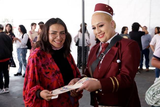 June 23, 2023, Mexico City, Mexico: People receive their request for a change of gender when they are under age or their birth certificate with their change of gender at the Civil Registry of Mexico City at its headquarters in Mexico City . on June 23, 2023 in Mexico City, Mexico Mexico City Mexico - ZUMAe321 20230624_zia_e321_010 Copyright: xLuisxBarronx