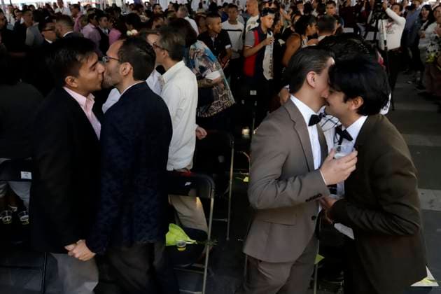 June 23, 2023, Mexico City, Mexico: Dozens of couples participate in same-sex weddings at the Mexico City Civil Registry at its headquarters in Mexico City. on June 23, 2023 in Mexico City, Mexico Mexico City Mexico - ZUMAe321 20230624_zia_e321_029 Copyright: xLuisxBarronx