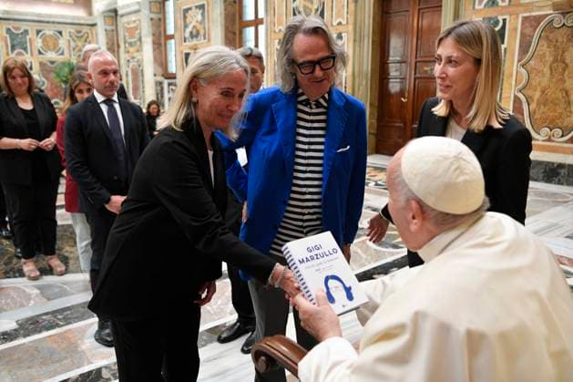 Italy, Rome, Vatican, 2023 6 24. Pope Francis receives Biagio Agnes Award Delegation in audience at Vatican Photograph by Vatican Media Catholic Press Photo RESTRICTED TO EDITORIAL USE - NO MARKETING - NO ADVERTISING CAMPAIGNS  Copyright: xVATICANxMEDIAx xipa-agency.netx xVaticanxMediax IPA_IPA38851615