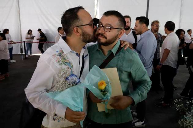 Equal weddings Celebration in Mexico City Dozens of couples participate in same-sex weddings at the Mexico City Civil Registry at its headquarters in Mexico City. on June 23, 2023 in Mexico City, Mexico. Photo by Luis Barron Eyepix Group ABACAPRESS.COM Mexico City Mexico City Mexico  Copyright: xBarronxLuis Eyepix ABACAx 858157_003 BarronxLuis Eyepix ABACAx 858157_003