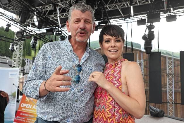 ORF When the music plays singer Semino Rossi and singer Francine Jordi on the sidelines of rehearsals for the music open air When the music plays on 23 06 2023 in Bad Kleinkirchheim 20230623SBK0021