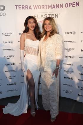 24 06 2023, Hall Westphalia , Red Carpet event as part of the 30 TERRA WORTMANN OPEN, ATP500, OWL Arena, semi-final day Miss Universe Vietnam Le Thao Nhi together with TV presenter Frauke Ludowig on the Red Carpet North Rhine Westphalia Germany.
