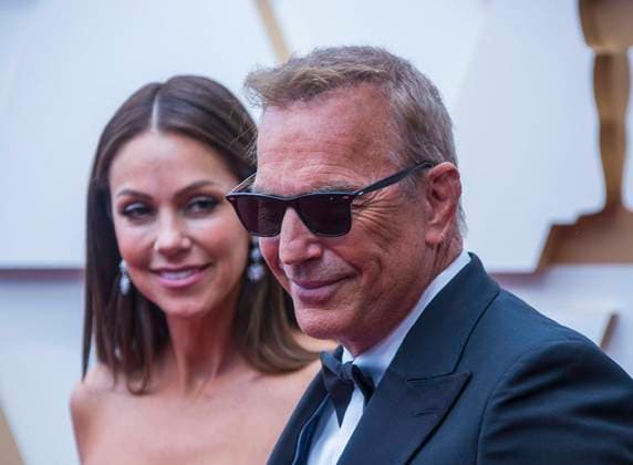 June 24, 2023, Los Angeles, California, USA: Kevin Costner divorces Christine Baumgartner. FILE PHOTO: Christine Baumgartner and Kevin Costner at the Red Carpet of the 94th Annual Academy Awards held on Sunday March 27, 2022 at the Dolby Theater in Hollywood, California. JAVIER ROJAS PI Los Angeles USA - ZUMAp124 20230624_zaa_p124_004 Copyright: xJavierxRojasx