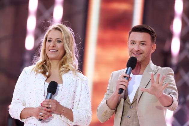 ORF Wenn die Musi spielt singer Stefanie Hertel and presenter Marco Ventre during rehearsals for the music open air Wenn die Musi spielt on 23 06 2023 in Bad Kleinkirchheim 20230623SBK0179